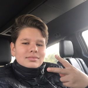 Meet your Posher, Simon